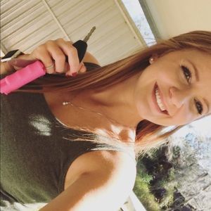 Meet your Posher, Danyelle